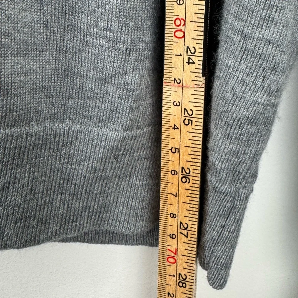 J.Crew Men Gray 100% Merino Wool V-Neck Sweater Size Large